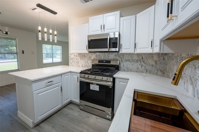 Photo - 1620 E King St