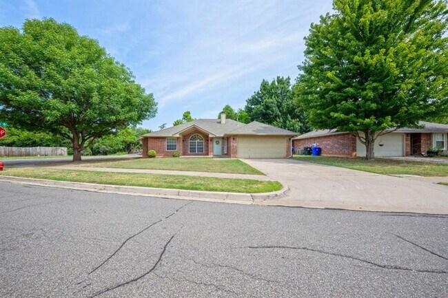 Photo - Very Nice 3 Bedroom 2 Bath Home in Norman ...