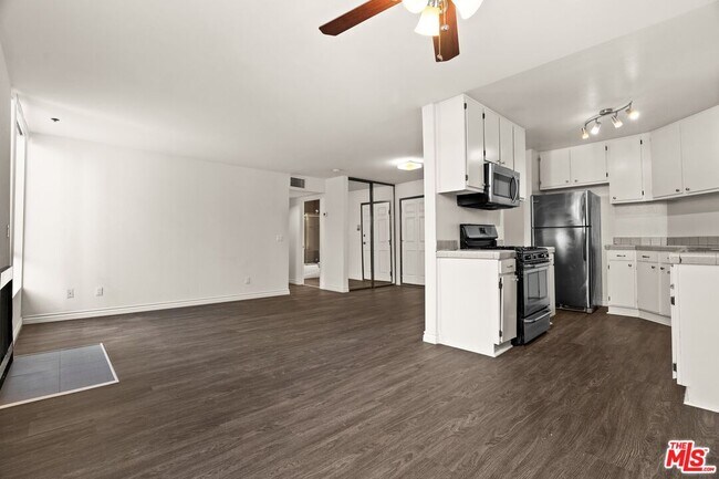 Photo - 1950 Rodney Dr Unit 101