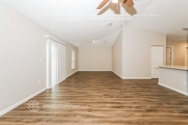 Photo - 440 SE Asbury Ln