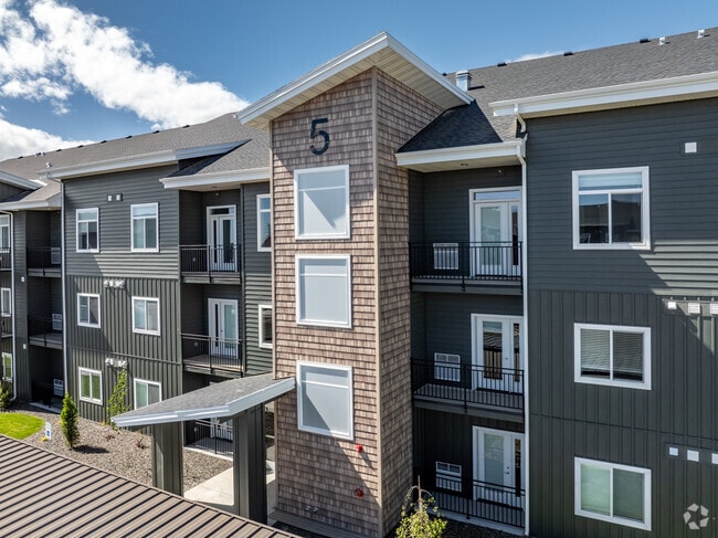 Sprawling Multifamily Properties In A Suburban Community In Idaho Falls