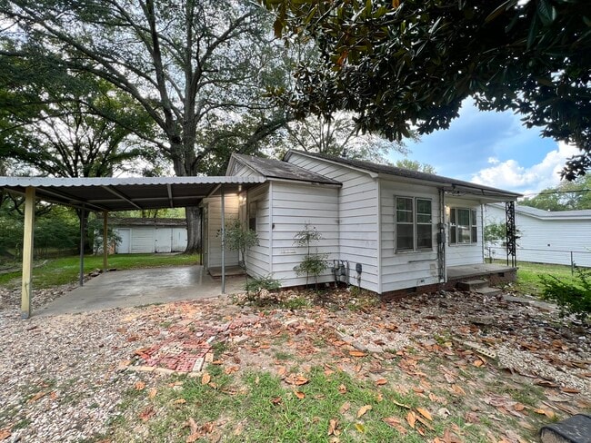 Building Photo - 630 Hoover St Rental