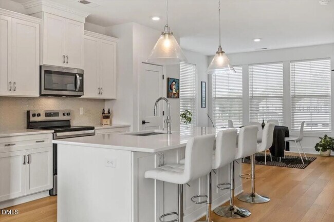Photo - Room in Townhome on Billingshurst Wy