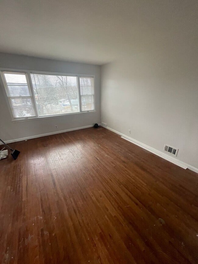 3 Bedroom Duplex With Attached Garage!! Rental House Rental in Omaha