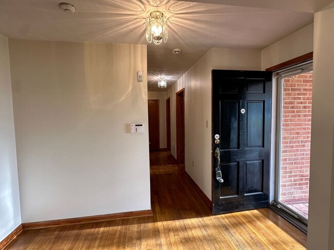 Photo - 1308 Minebank Rd