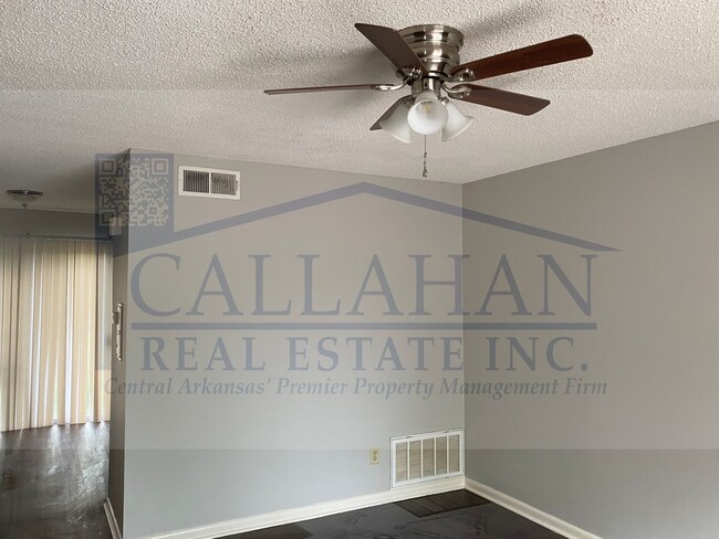 Photo - Duplex in NLR
