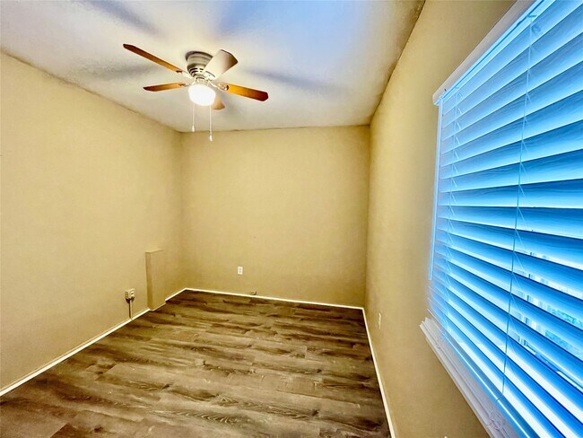 Building Photo - 1814 Ave M 1/2 Unit 7 Rental