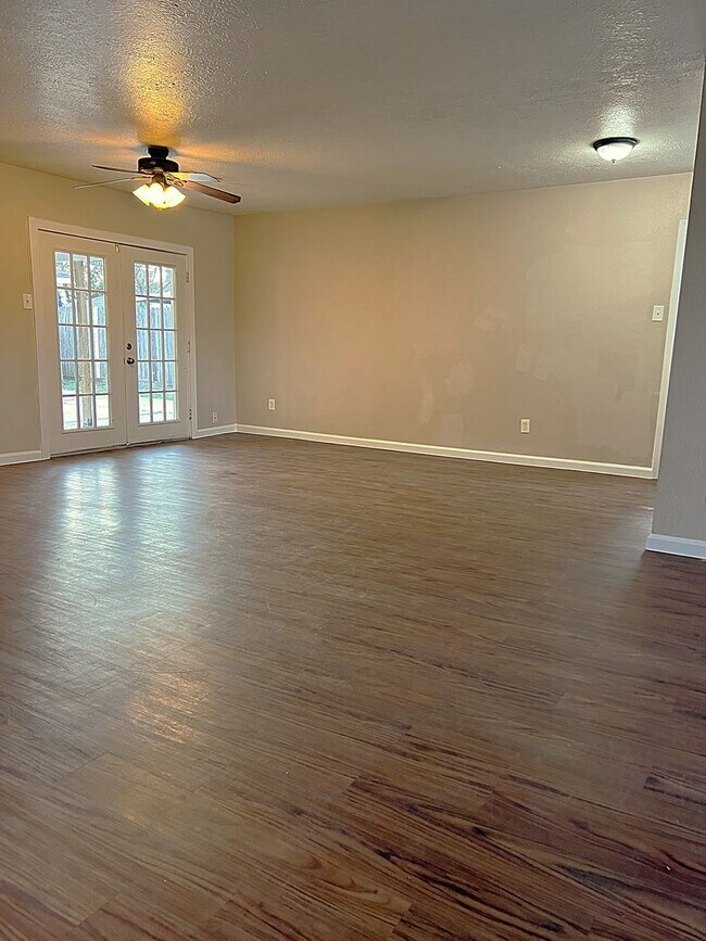 Photo - Deer Park Home Close to Highway 225