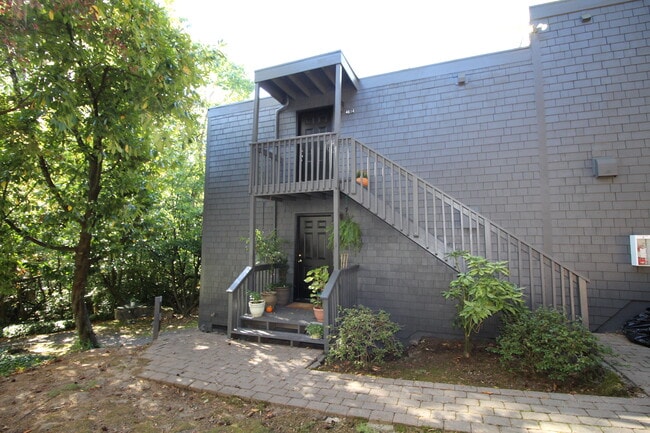 Exterior - 4614 Lower Dr Unit 4614