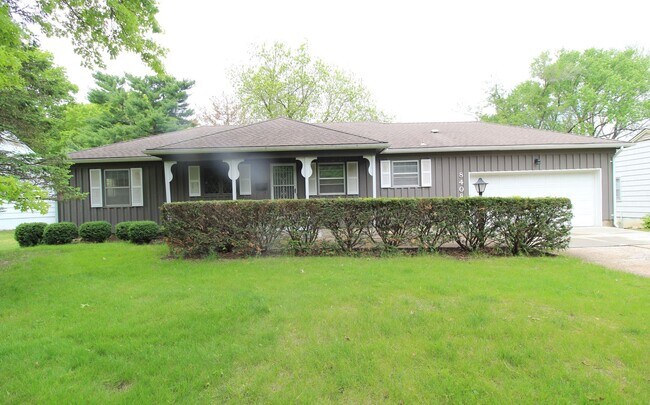 3 Bedroom 2 Bath Home In Overland Park - 3 Bedroom 2 Bath Home In Overland Park