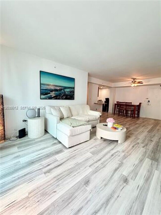 Photo - 7501 E Treasure Dr Unit 7501 E Treasure Dr # 6T
