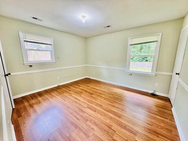 Photo - 4824 Farm Pond Ln