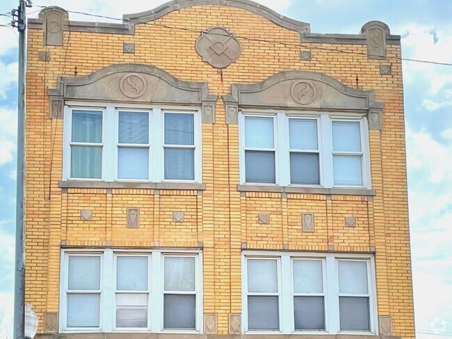 Building Photo - 4343 W Diversey Ave Rental