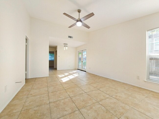 Photo - 111 Meteor Dr Unit B