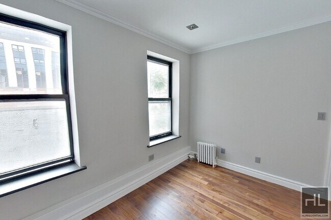 Photo - East 18th Street Unidad 3B