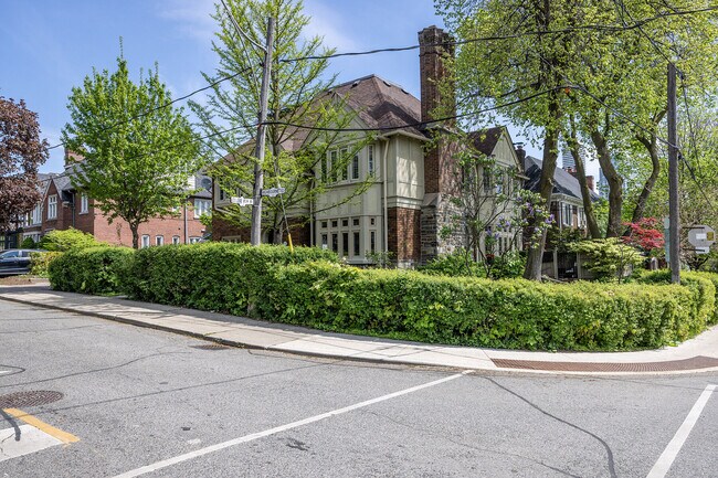 Photo - 131 Highbourne Rd