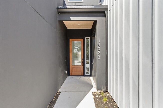 Photo - 1402 Summit St