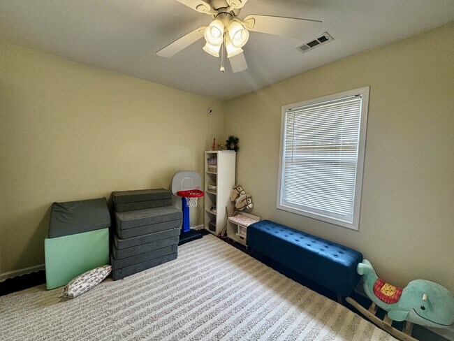 Photo - 610 Winchester Rd