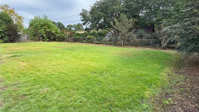 Photo - 402 Maridale Dr