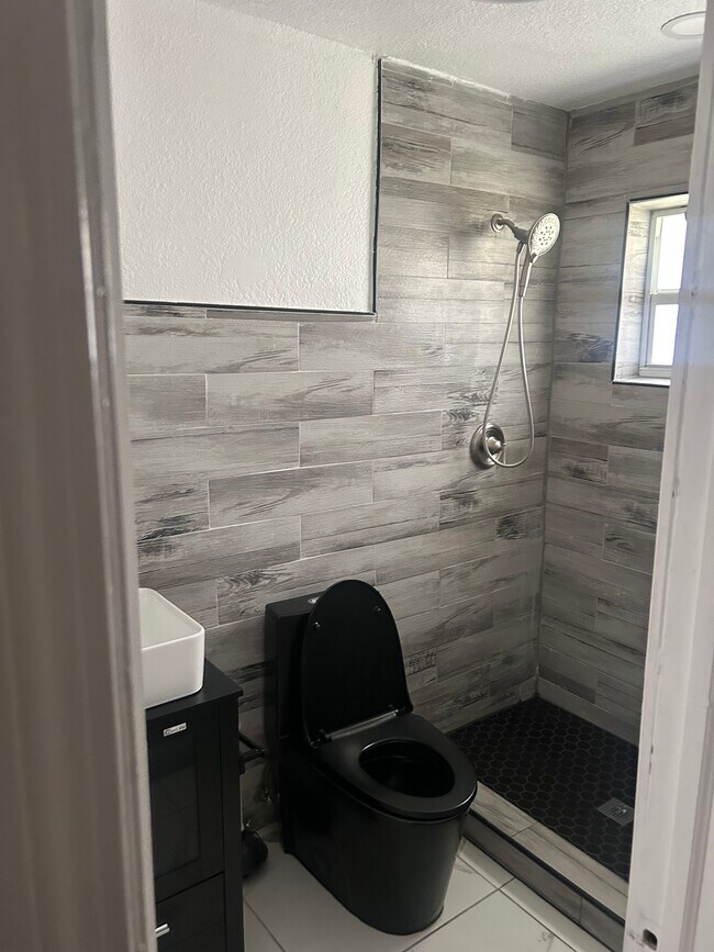 Bathroom in master bedroom - 154 NW 14th Way Unit #B