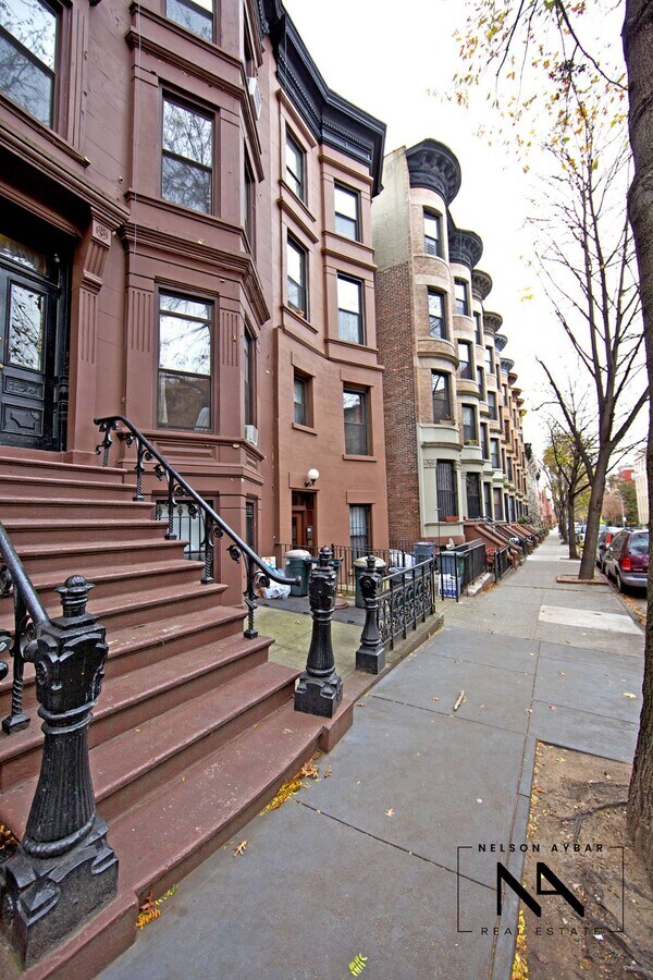 Photo - 800 President St