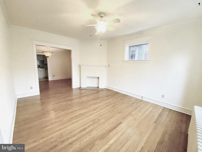 Building Photo - 1505 Delaware Ave Unit 1A