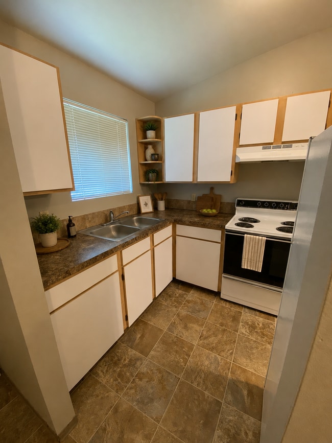 Building Photo - The Selah Apartment You’ve Been Searching For! Unit 19