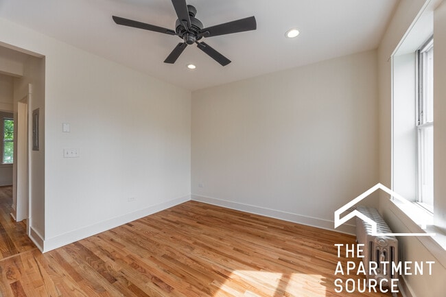 Photo - 3349 W Balmoral Ave Unit 1