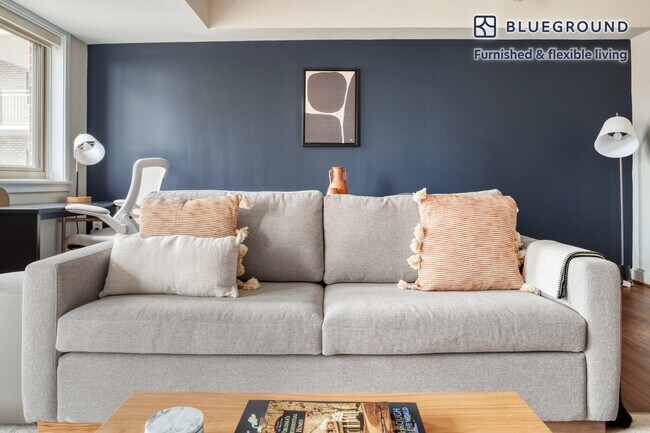 Photo - 4001 9th St N Unidad FL17-ID528