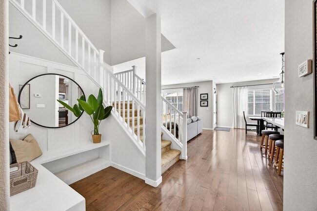 Photo - 450 Syracuse Ln