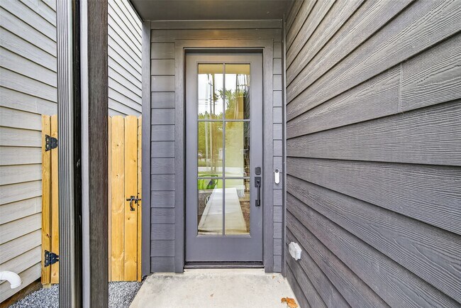 Photo - 3315 Daphne St