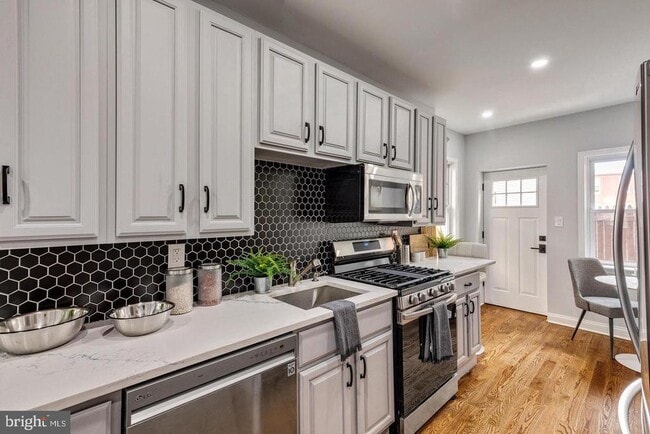 Photo - 1553 S Woodstock St