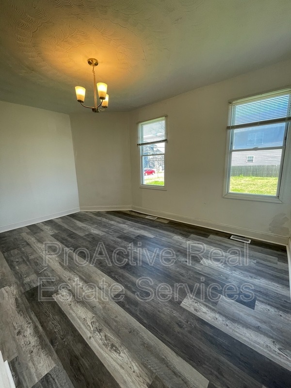 Photo - 815 W 34th St