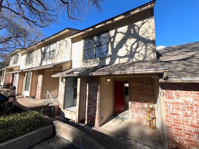 Building Photo - Two Stories, 2 Bedrooms 1.5 Baths Condo for Rent in Central Austin, Downtown, S Lamar and Hwy 290