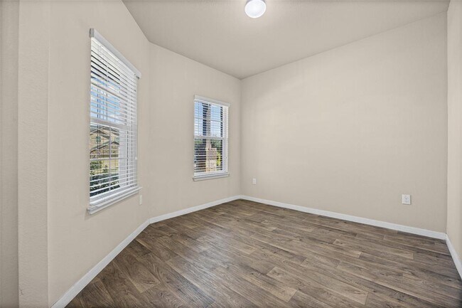 3201 Ortman Dr