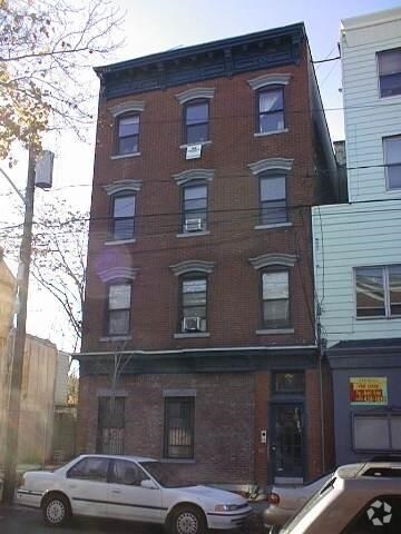 Building Photo - 387 Monmouth St Unit 1 Rental