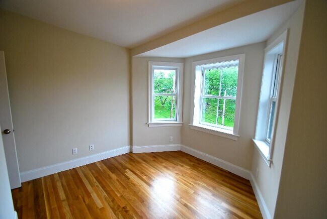 53 Fort Ave Unit 3