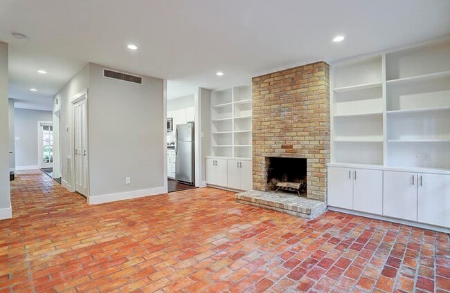 Photo - 2328 Wroxton Rd Unit A