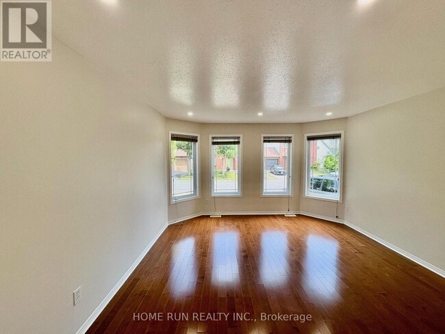 Photo - 52 Collington St