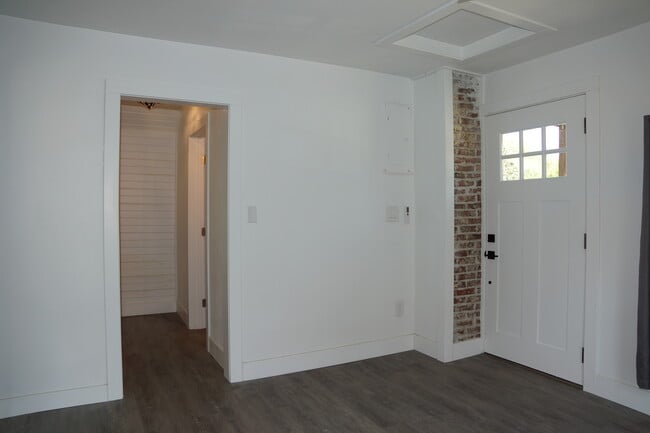 Entry - 816 Carroll Ave Unit 816