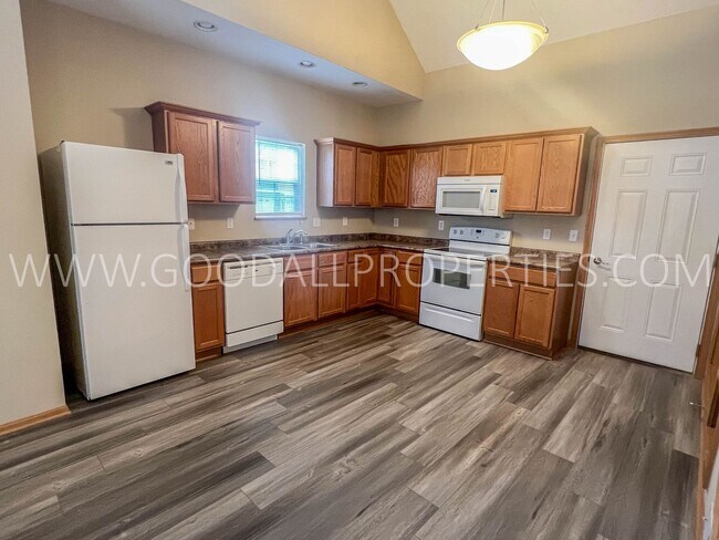 Photo - 3 Bedroom Townhome in Urbandale