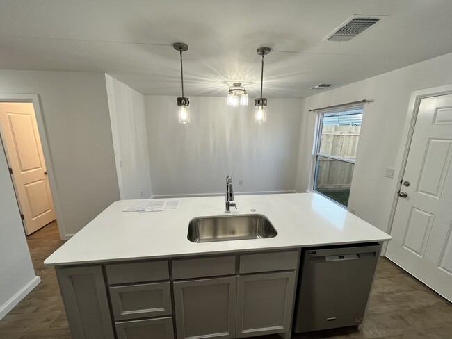 Photo - 1335 Eastgate Dr