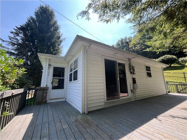 726 Middle Fork Rd