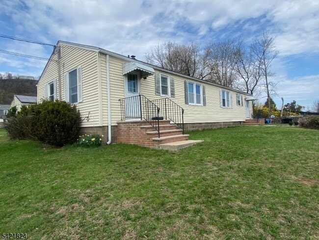 Photo - 15 Claverack Rd