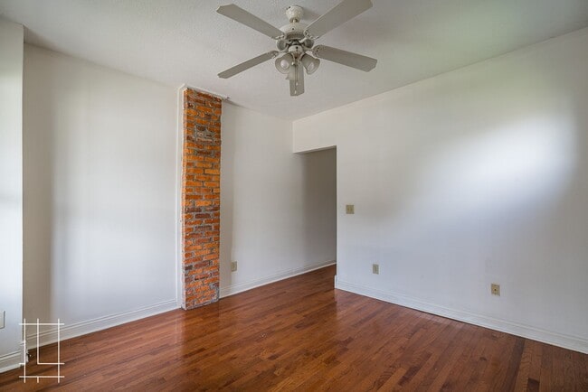 Building Photo - 193-195 Greenwood Ave Unit 193 Greenwood Ave