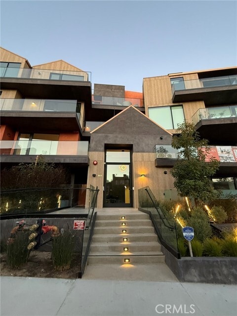 Building Photo - 1618 Hilts Ave Unit 103