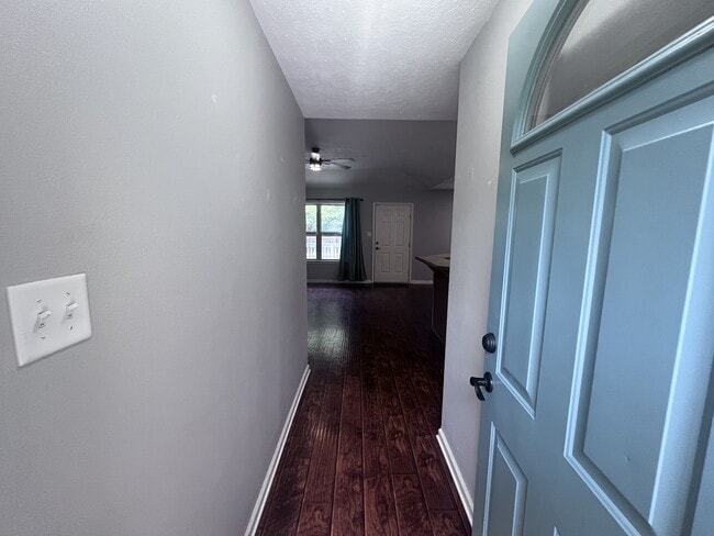 Photo - 34 Shamsie Dr
