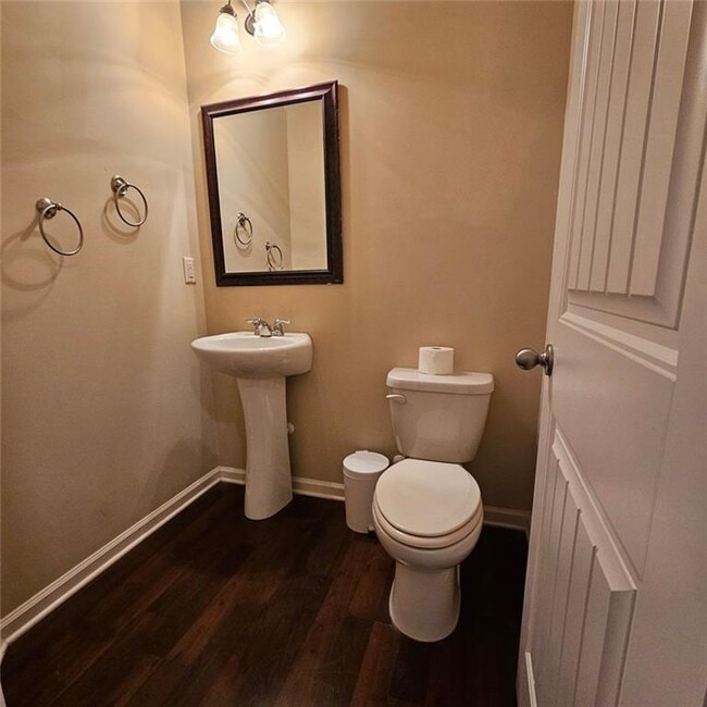 Photo - 413 Fern Bay Dr SW