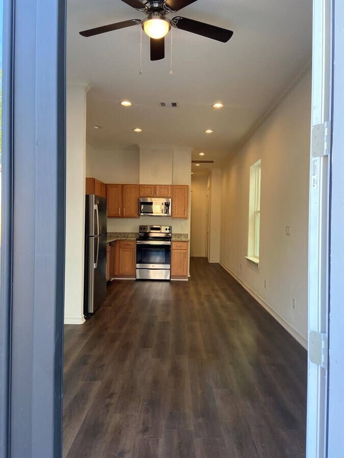 Photo - 3253 Real St Unit B