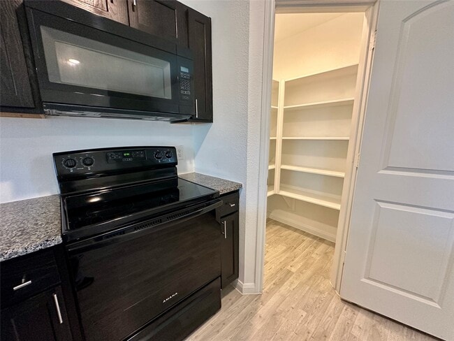 Photo - 16635 Colleen Pl